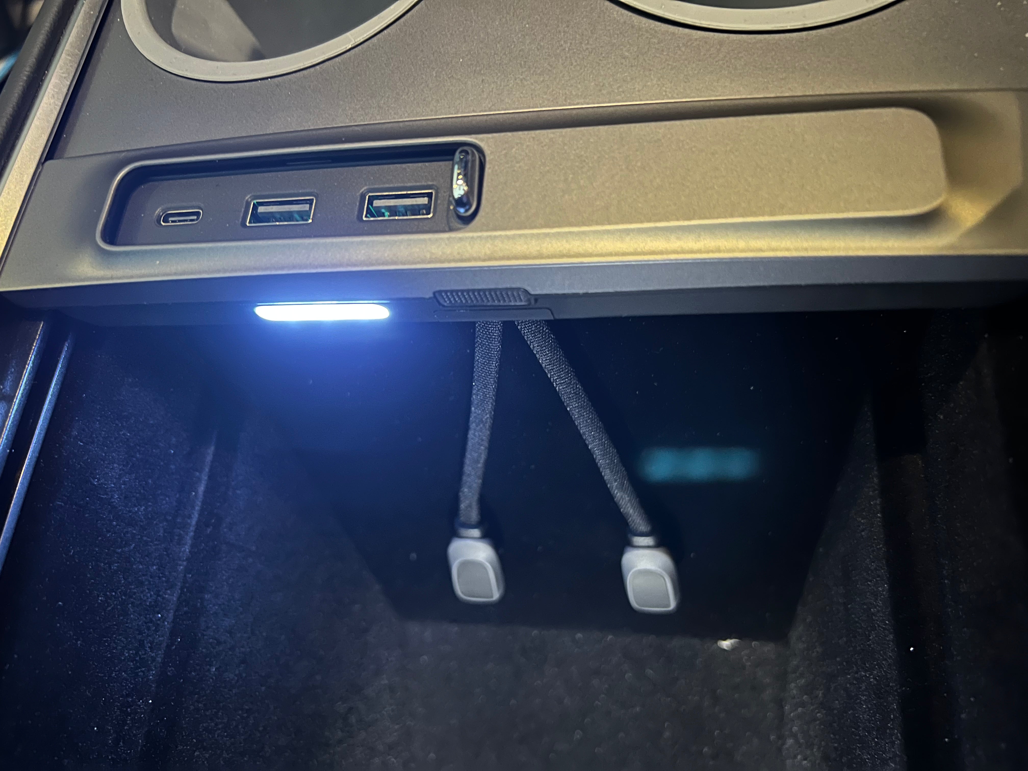 Tesla model 3 usb ports deals