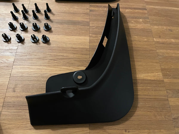 Tesla Model Y Schmutzabweiser - Mud Flaps - 4-teiliges Set