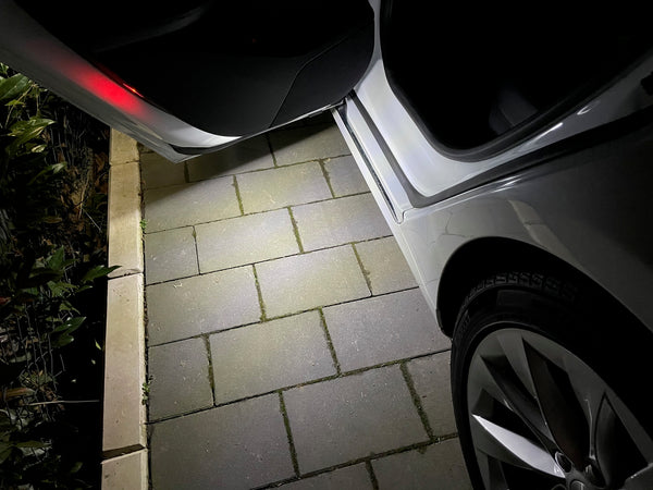 Luz LED para Tesla Model S, 3, X e Y; Luz de entrada y luz de maletero –  E-Mobility Shop