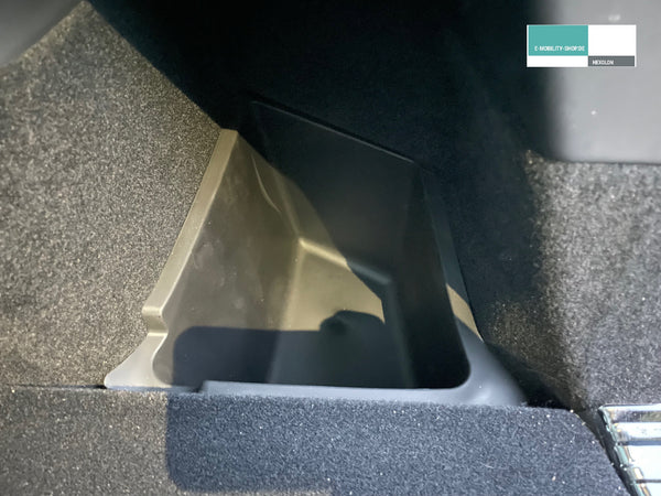 Compartimento secreto debajo del reposabrazos para Tesla Model 3 e Y - –  E-Mobility Shop